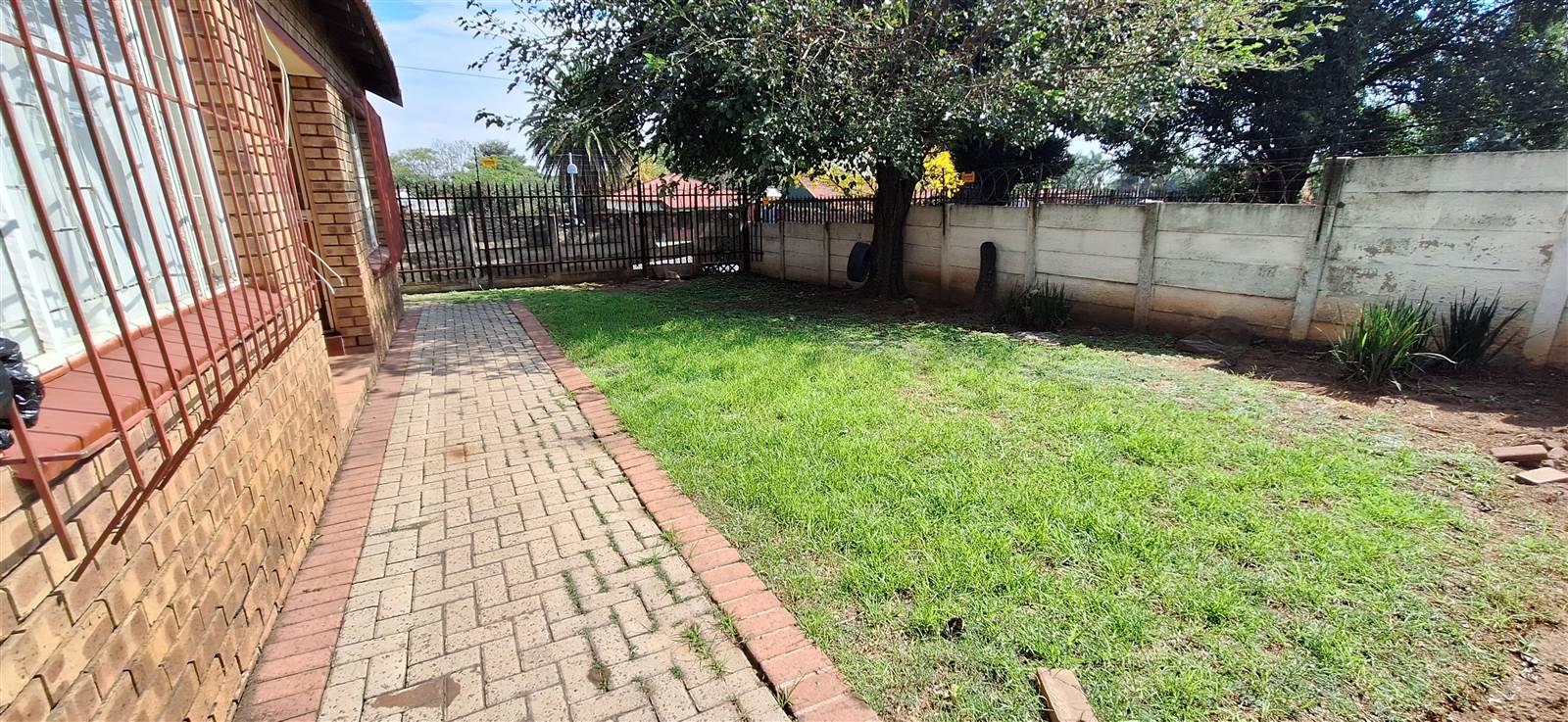2 Bed House in Witbank Central photo number 20