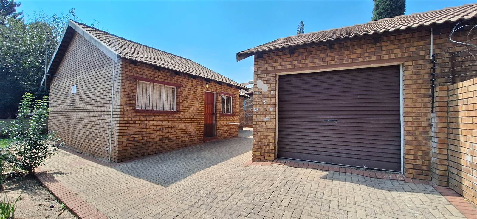 2 Bed House in Witbank Central photo number 4