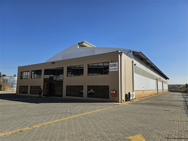 2 315  m² Industrial space