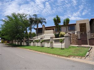 4 Bed House in Waterkloof Park