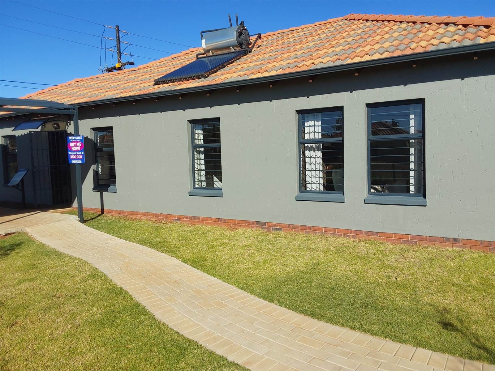 4 Bed House in Protea Glen photo number 3