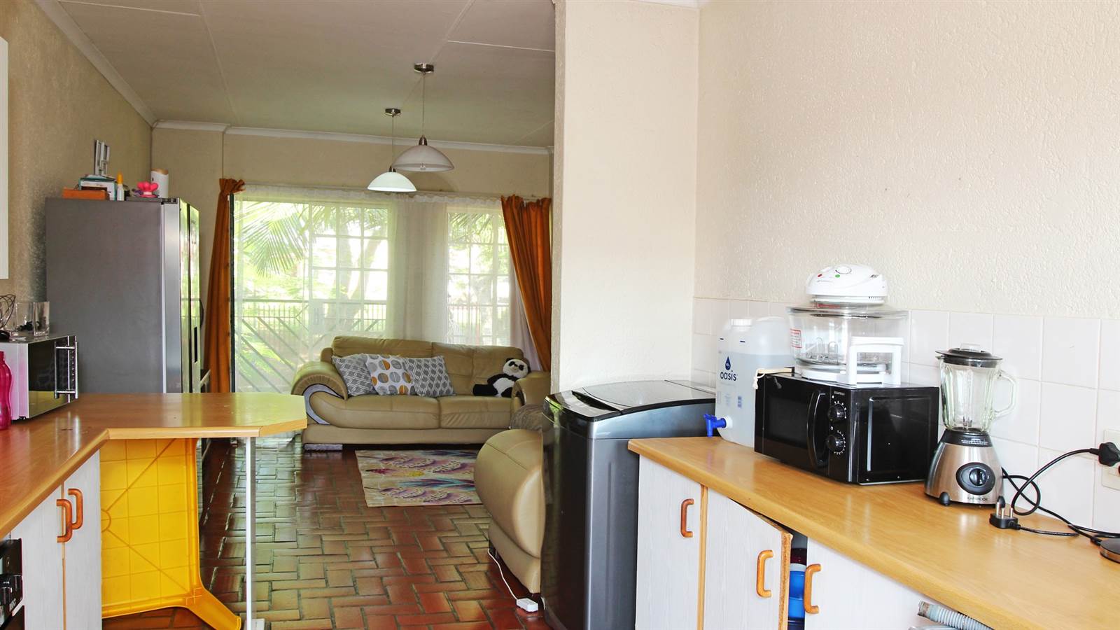 2 Bed Apartment in Nelspruit Central photo number 3