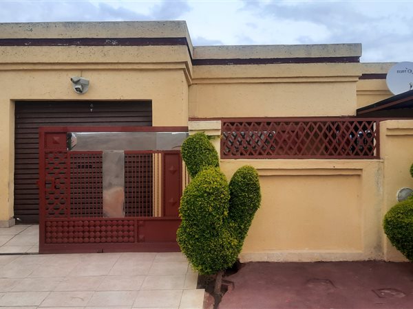 4 Bed House in African Jewel