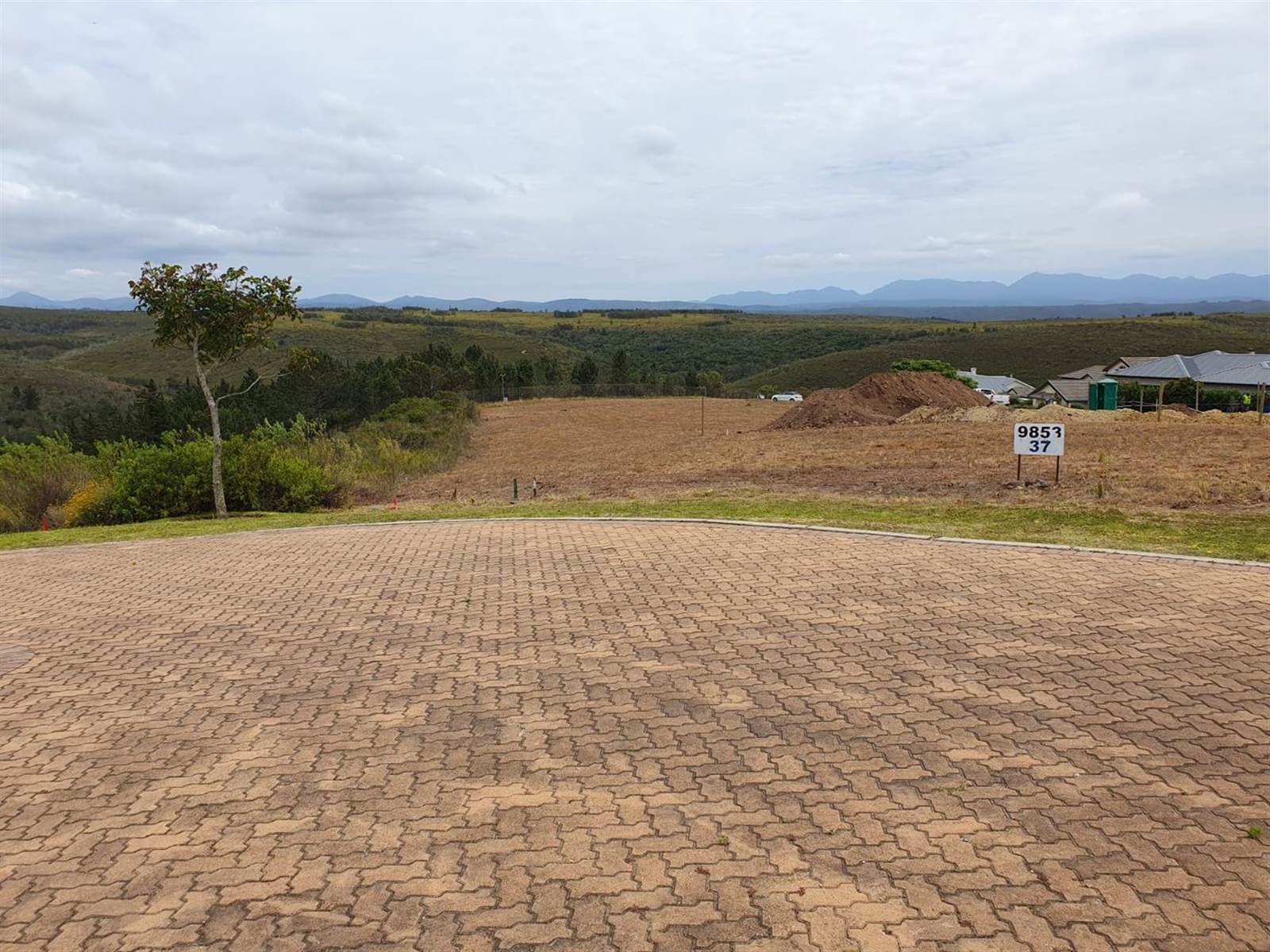 845 m² Land available in Baron View photo number 10