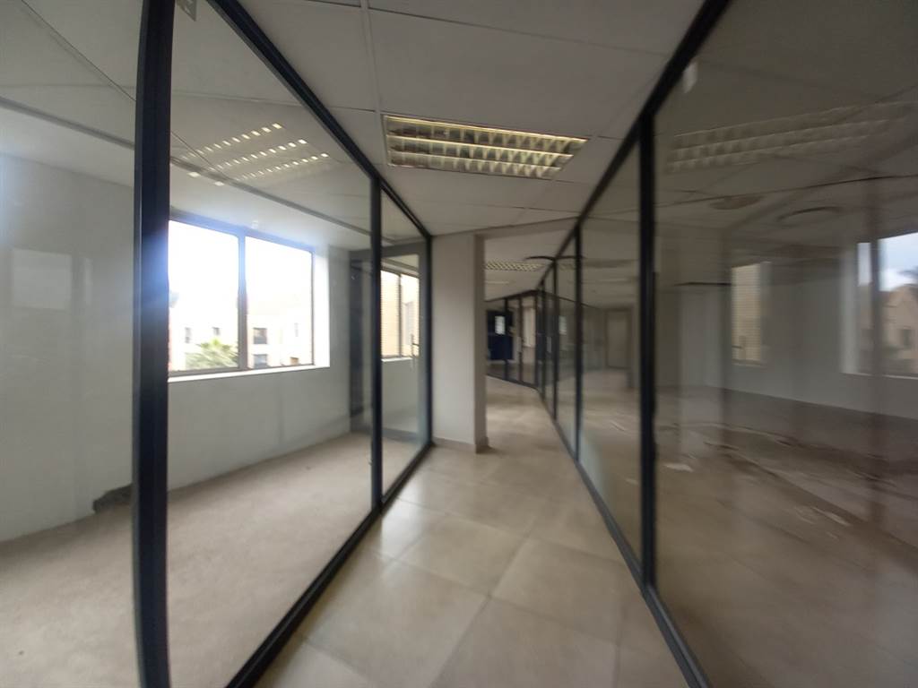 794.9  m² Office Space in Hatfield photo number 5
