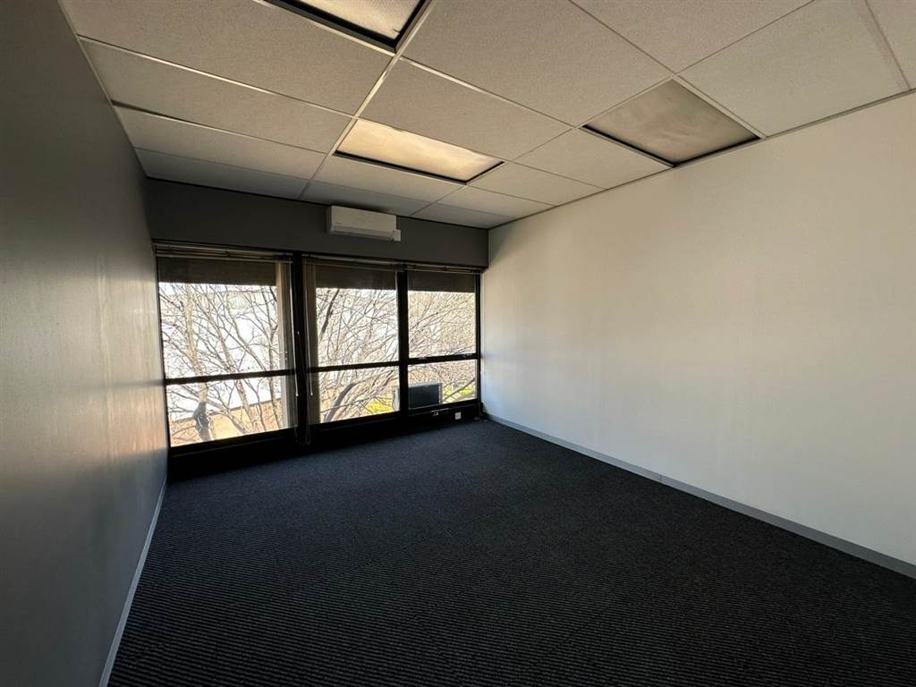 877  m² Commercial space in Mayberry Park photo number 12