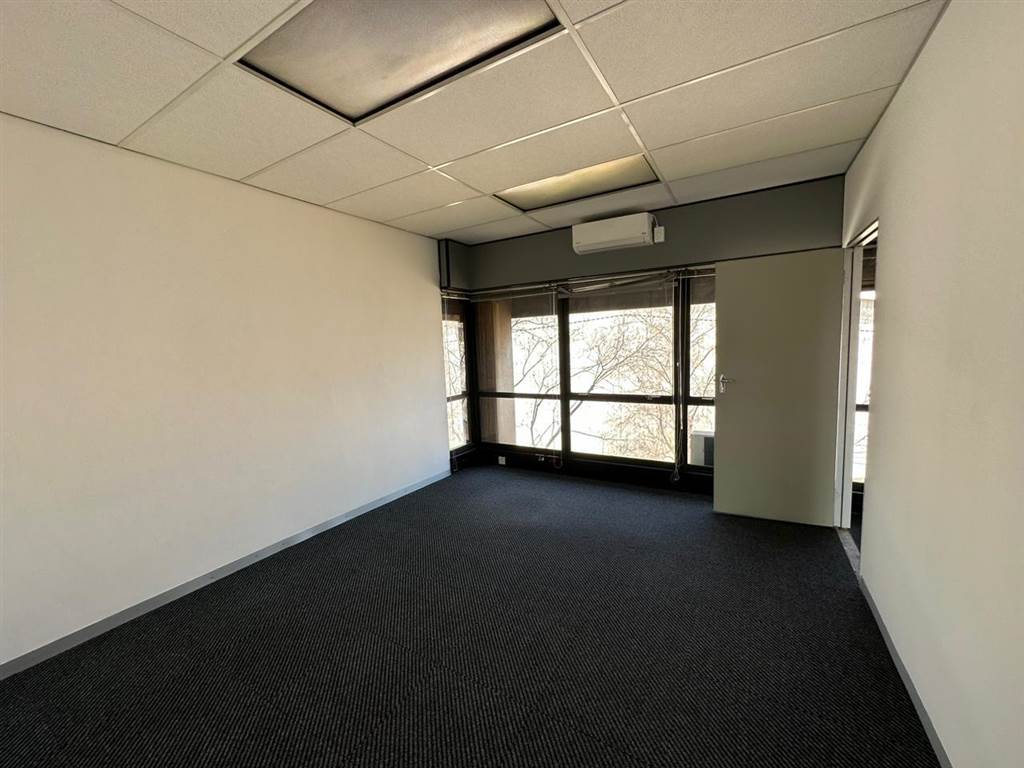 877  m² Commercial space in Mayberry Park photo number 5