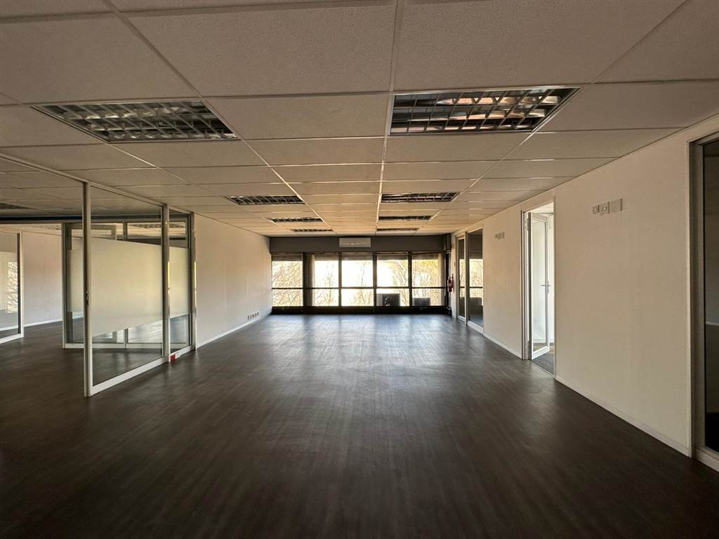 877  m² Commercial space in Mayberry Park photo number 17