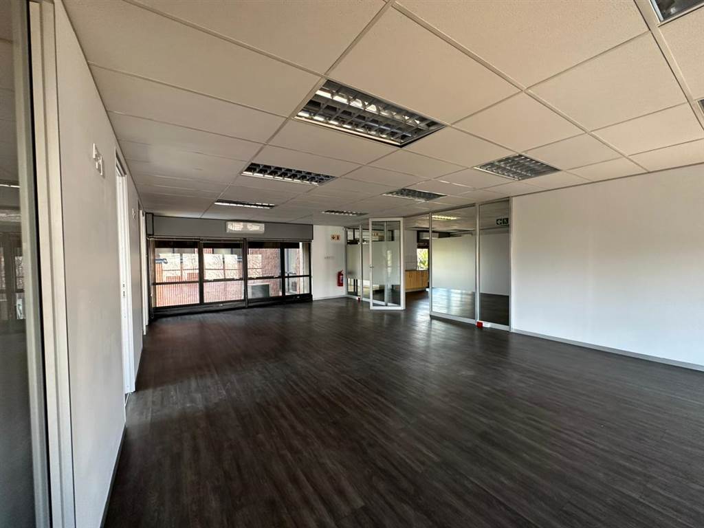 877  m² Commercial space in Mayberry Park photo number 23