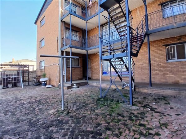 2 Bedroom Flat