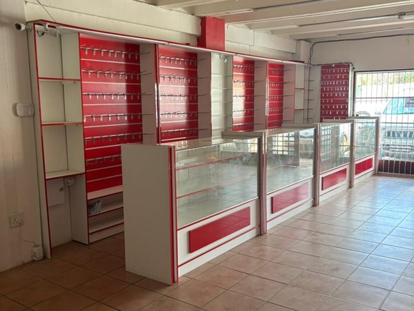 140 m² Commercial space 140 m² Commercial space