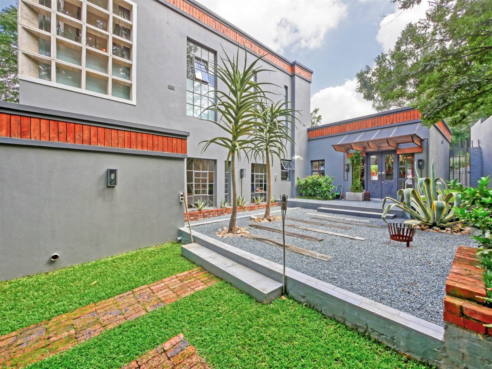 4 Bed House in Craighall photo number 4