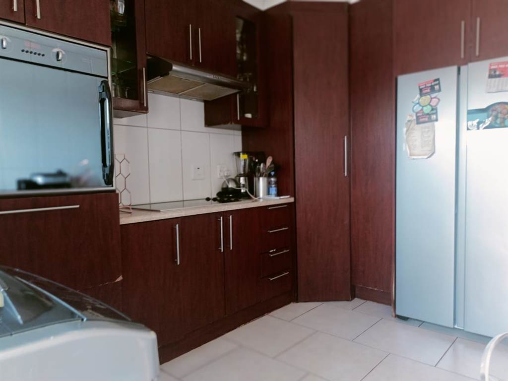 3 Bed House in Amalinda photo number 15