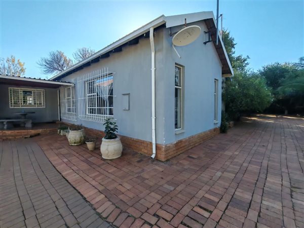 3 Bedroom House 3 Bedroom House