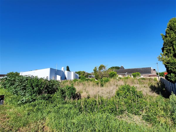 554 m² Land