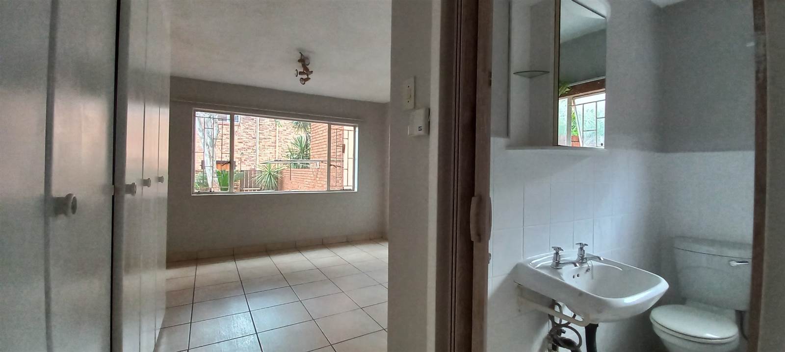 3 Bed Townhouse in Garsfontein photo number 15