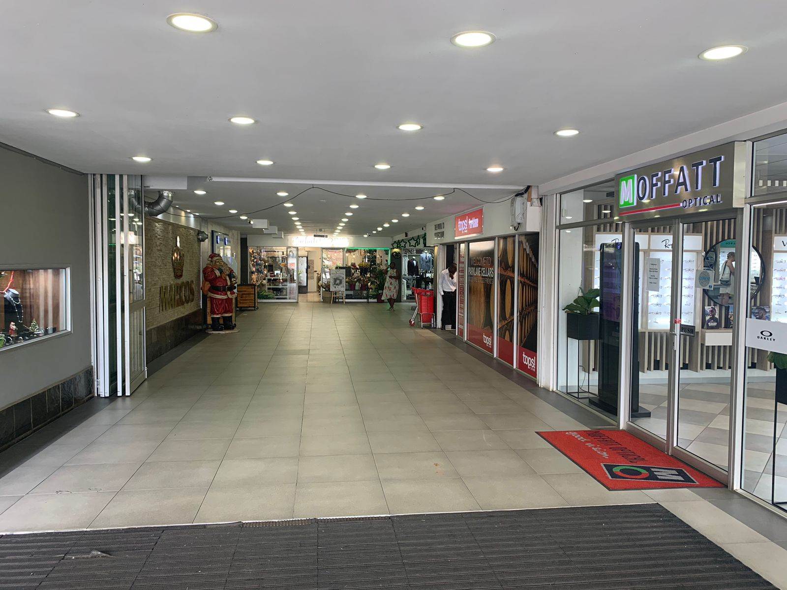 220  m² Commercial space in Pietermaritzburg Central photo number 2