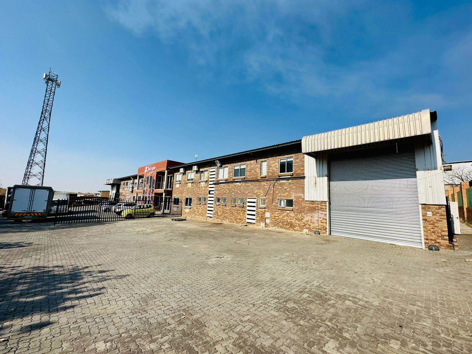2820  m² Industrial space in North Riding photo number 2