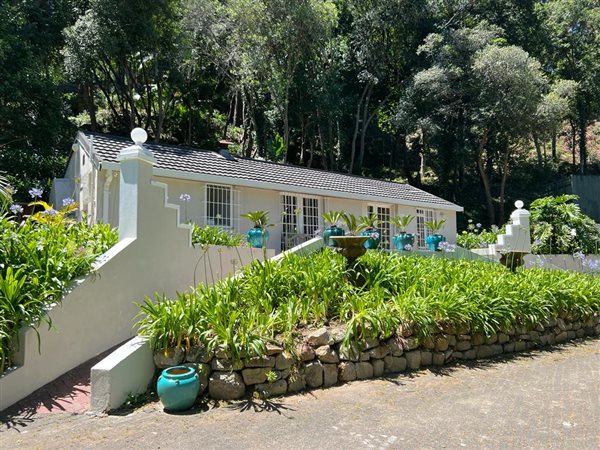 4480 m² Land available in Constantia
