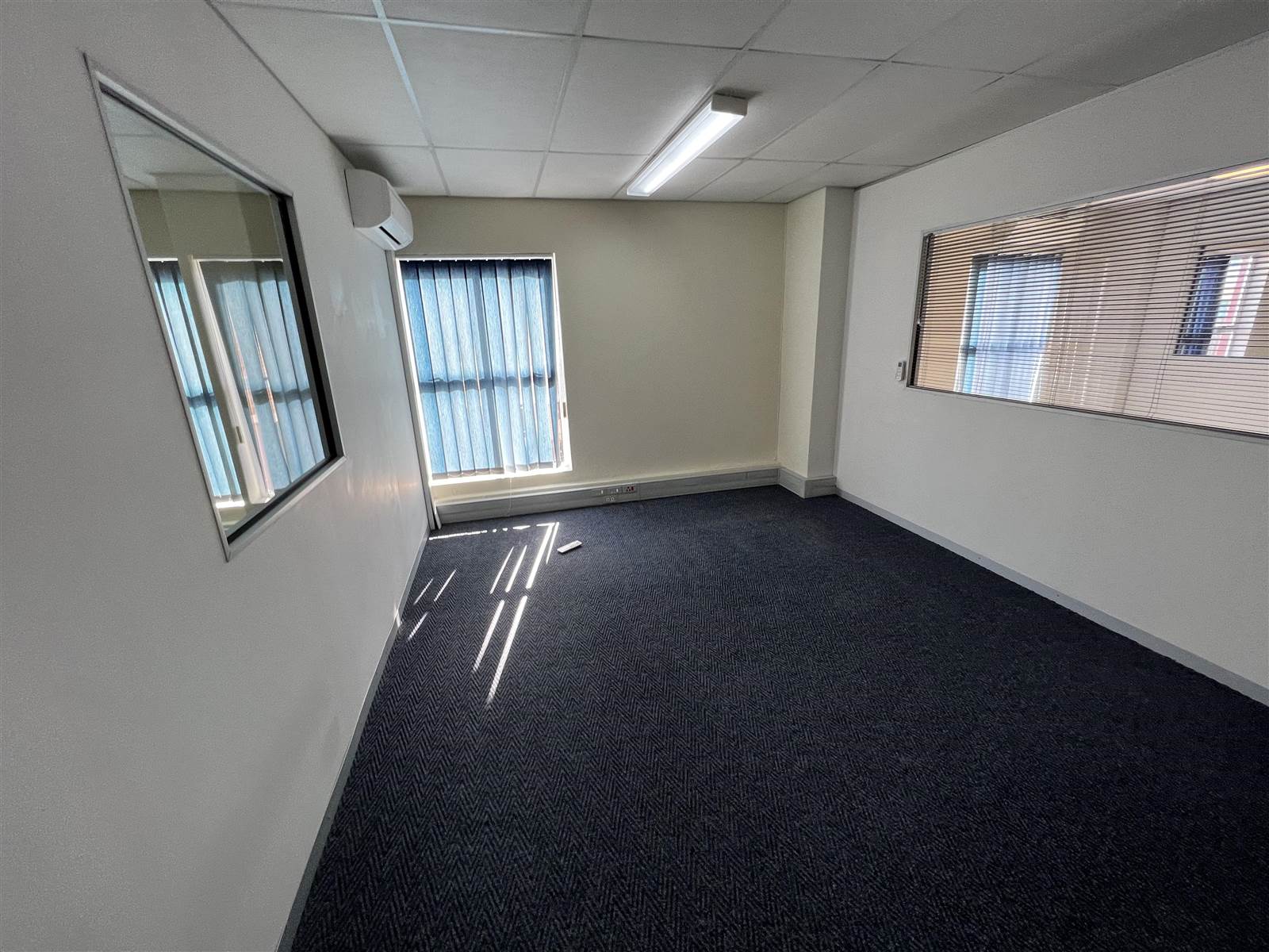 1189  m² Commercial space in Milnerton photo number 19