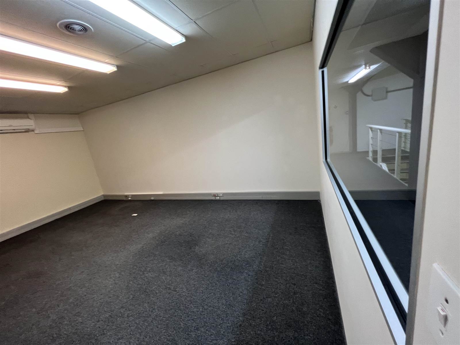1189  m² Commercial space in Milnerton photo number 8