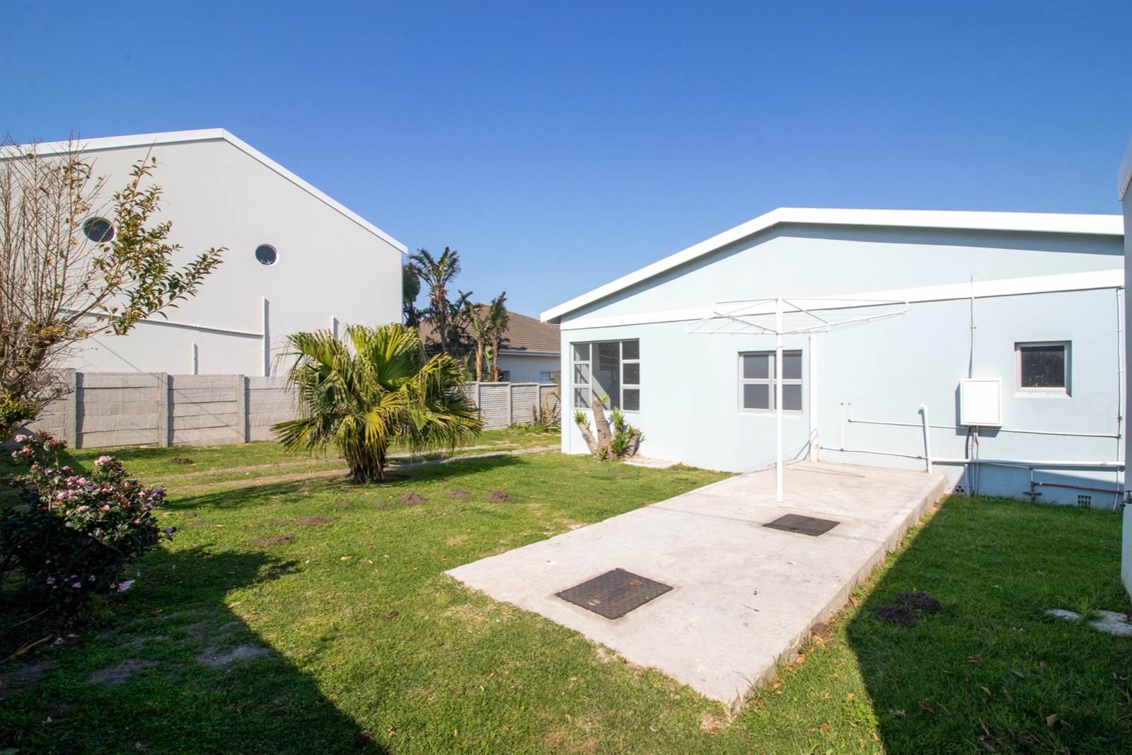 3 Bed House in Kidds Beach photo number 20