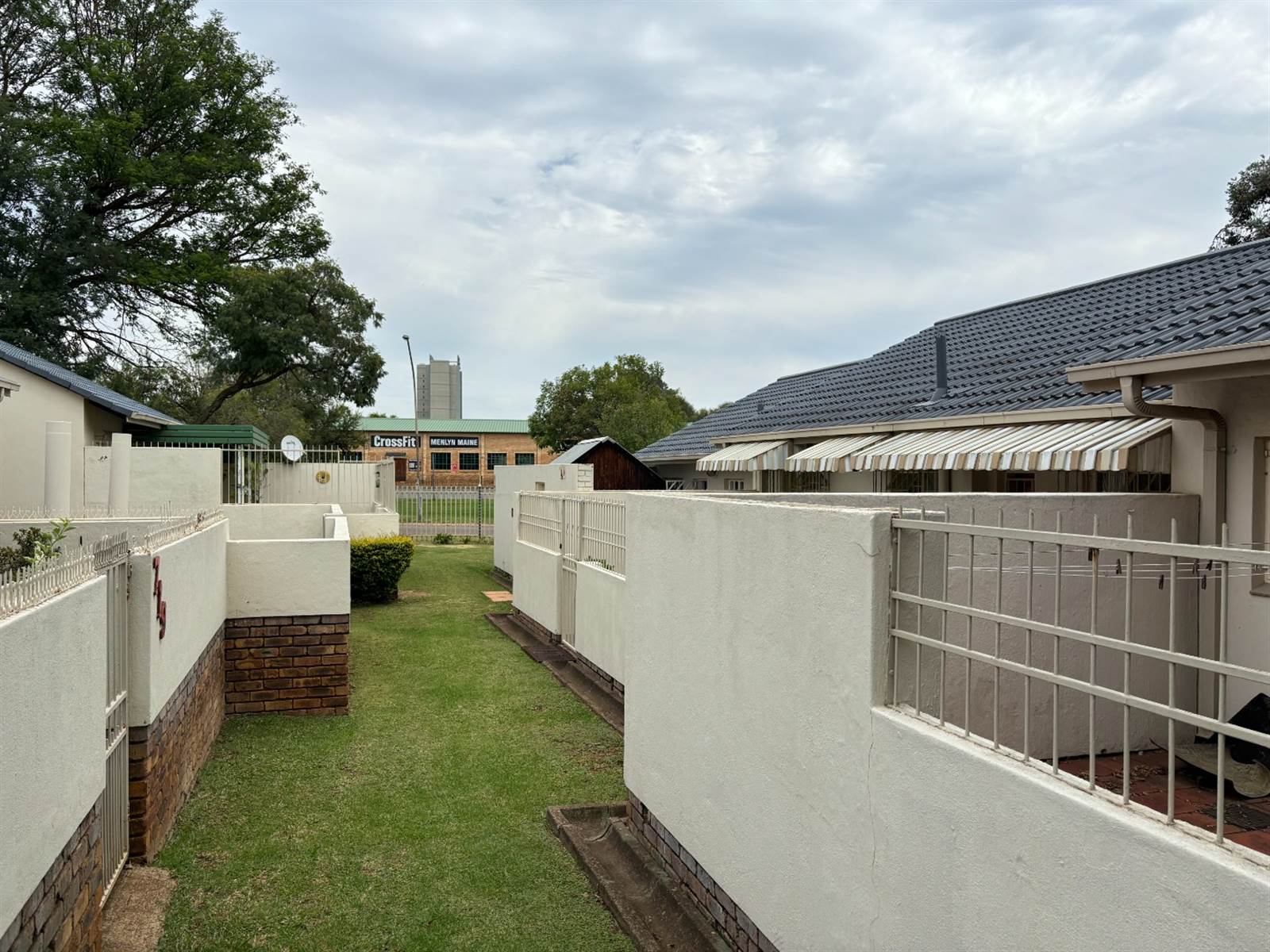 1 Bed Townhouse in Garsfontein photo number 7