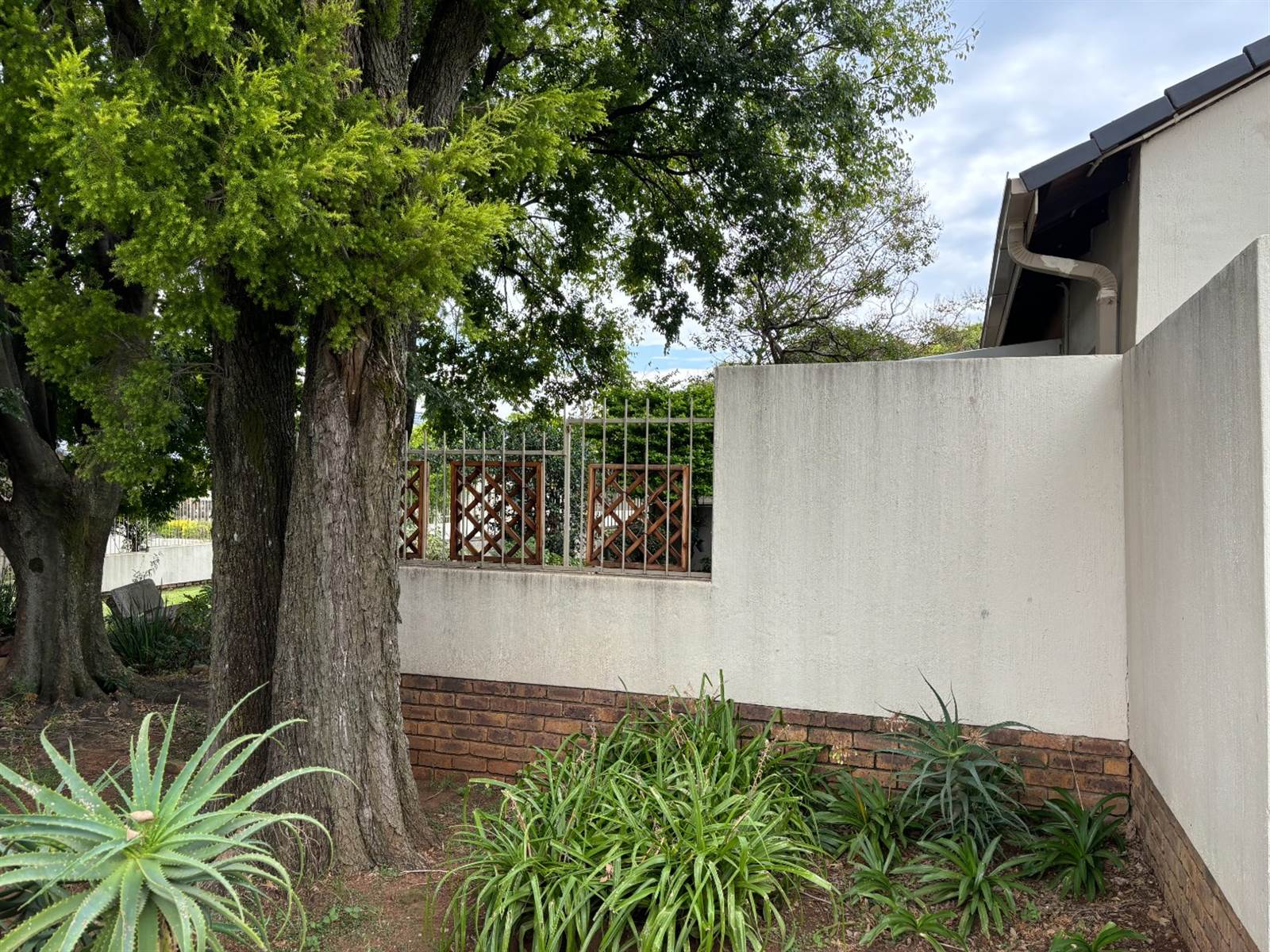 1 Bed Townhouse in Garsfontein photo number 29