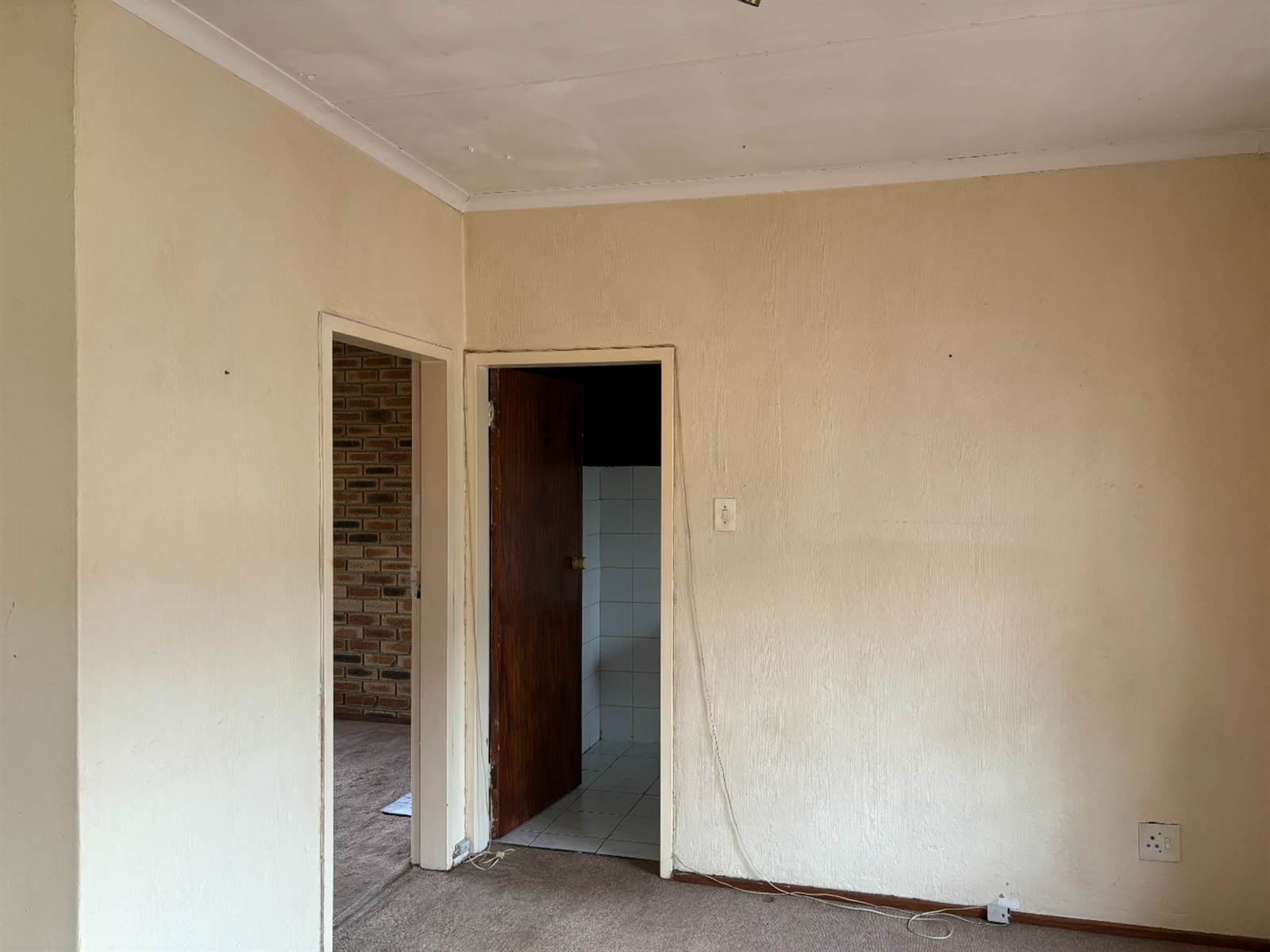 1 Bed Townhouse in Garsfontein photo number 14