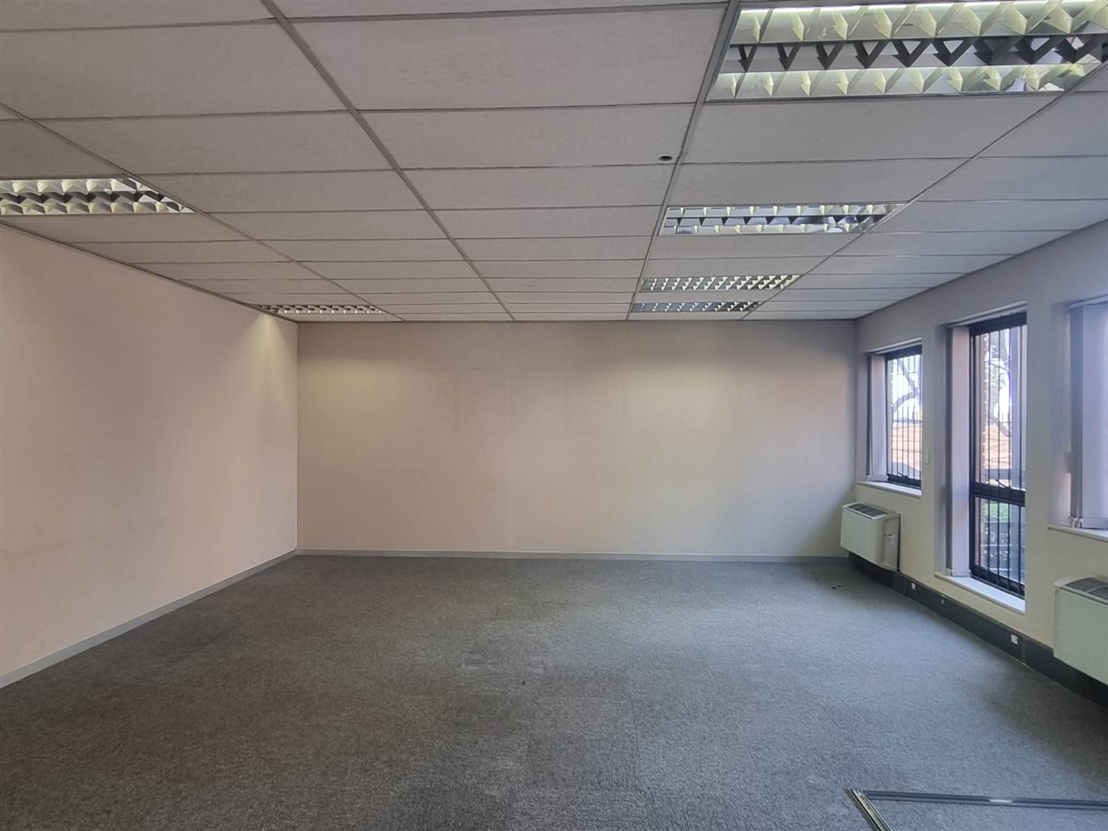 242  m² Commercial space in Woodmead photo number 6