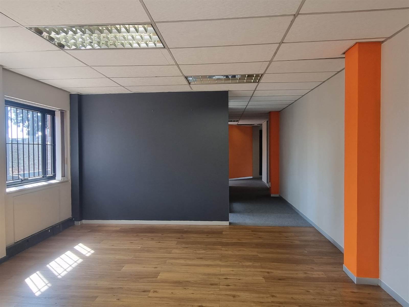 242  m² Commercial space in Woodmead photo number 5