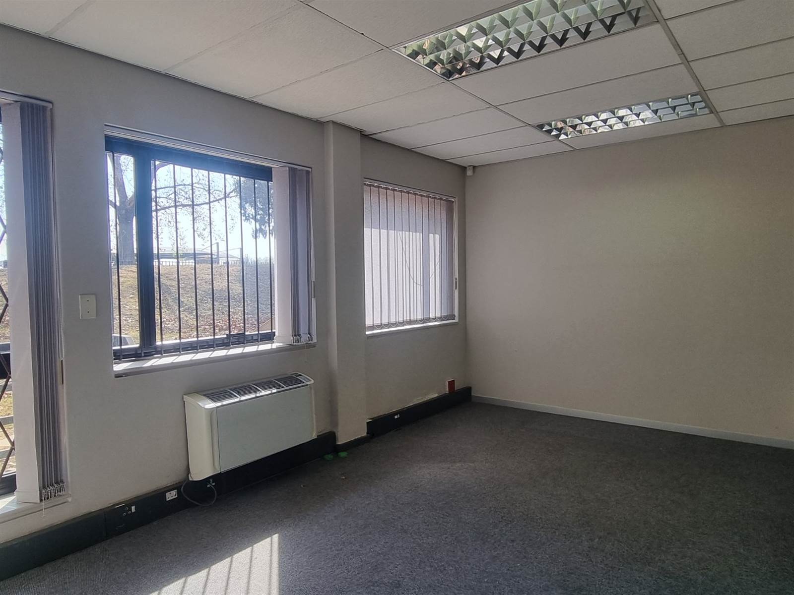 242  m² Commercial space in Woodmead photo number 8