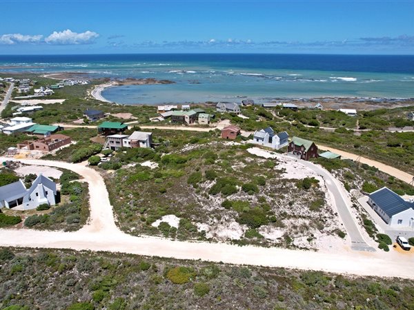 705 m² Land available in Suiderstrand