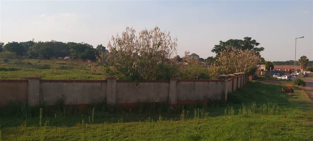 2710 m² Land available in The Orchards photo number 2
