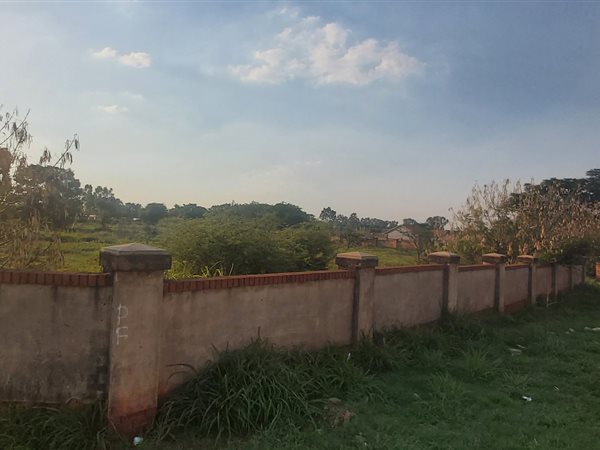 2710 m² Land available in The Orchards