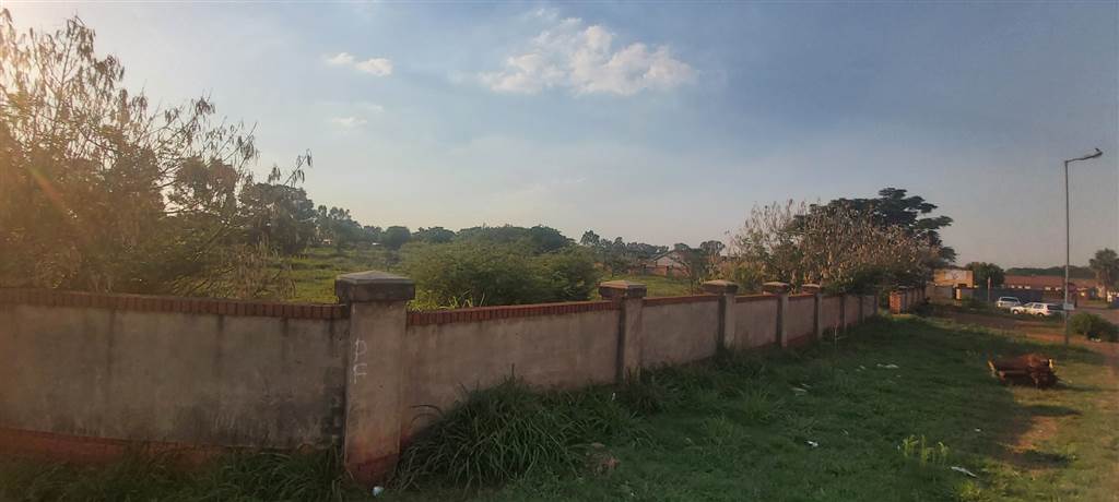 2710 m² Land available in The Orchards photo number 1