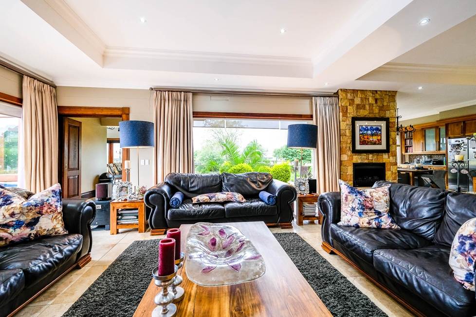 5 Bed House in Fancourt photo number 12