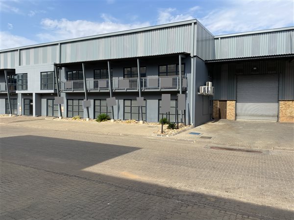 1 587  m² Industrial space