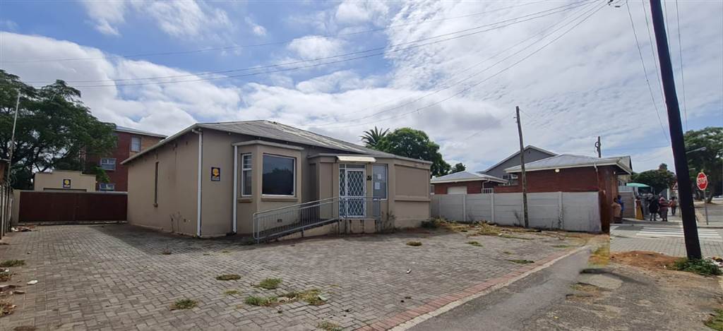 483  m² Commercial space in Uitenhage Central photo number 1