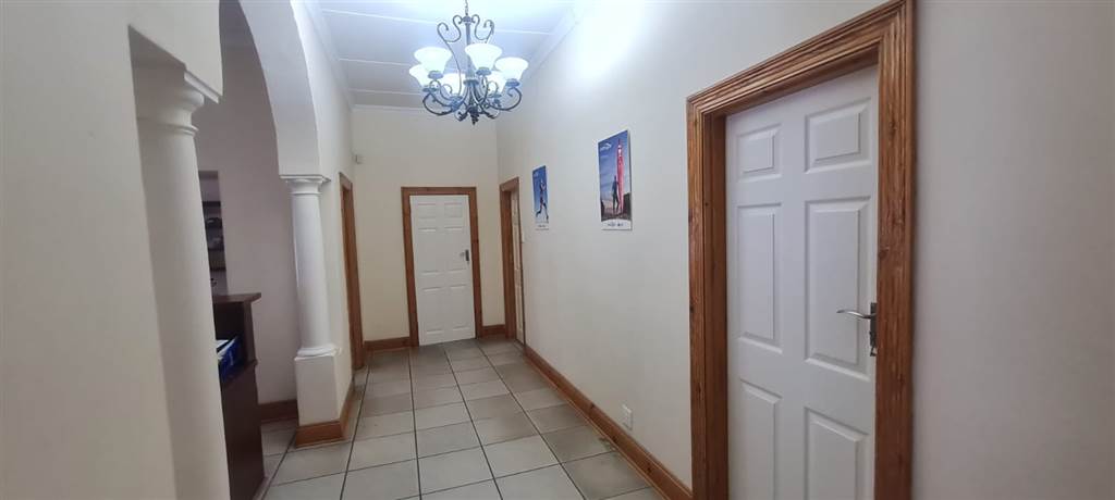 483  m² Commercial space in Uitenhage Central photo number 7