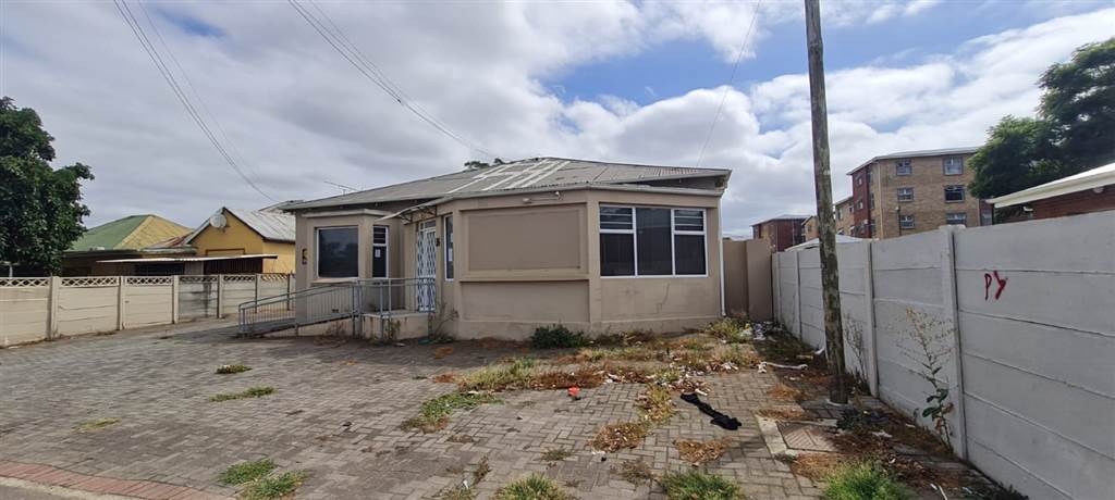 483  m² Commercial space in Uitenhage Central photo number 11