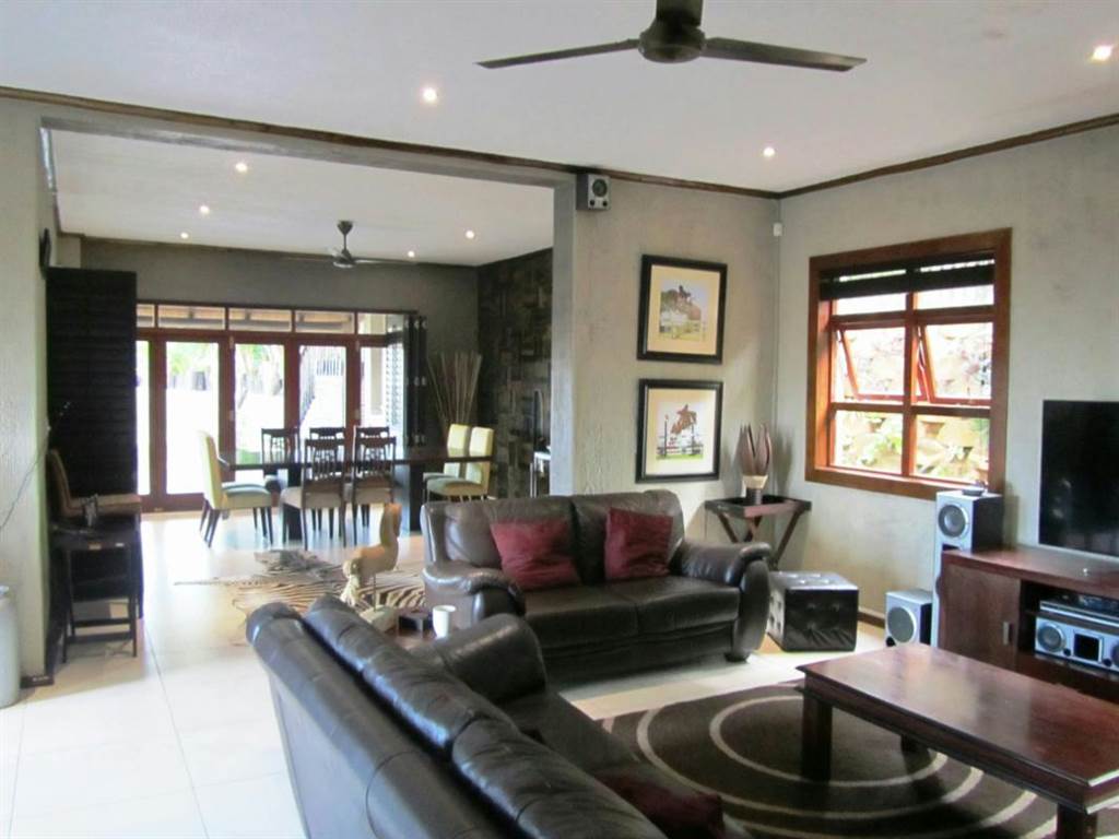4 Bed House in Shelly Beach photo number 19