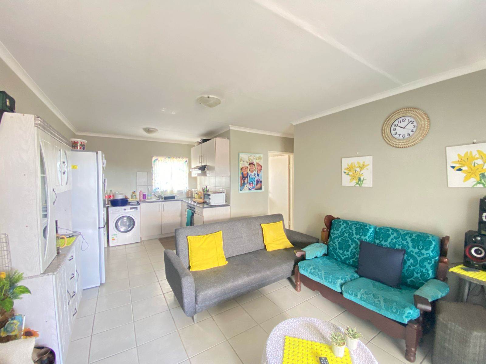 2 Bed Apartment in Paarl Central East photo number 8