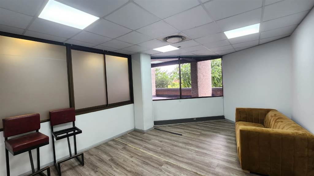 163  m² Commercial space in Centurion CBD photo number 3