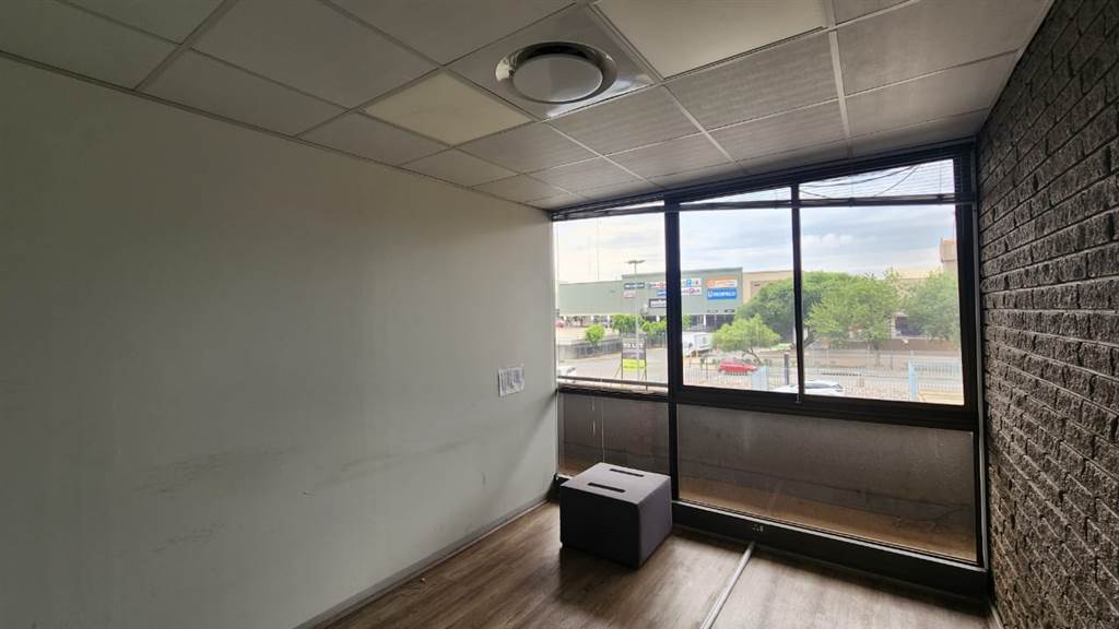 163  m² Commercial space in Centurion CBD photo number 5