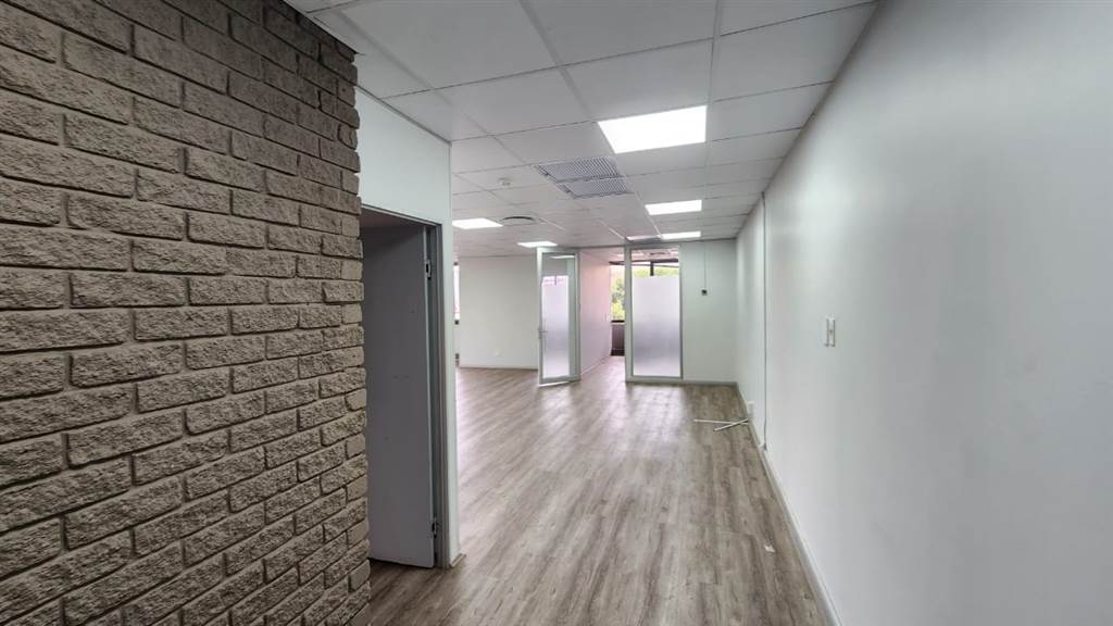 163  m² Commercial space in Centurion CBD photo number 2