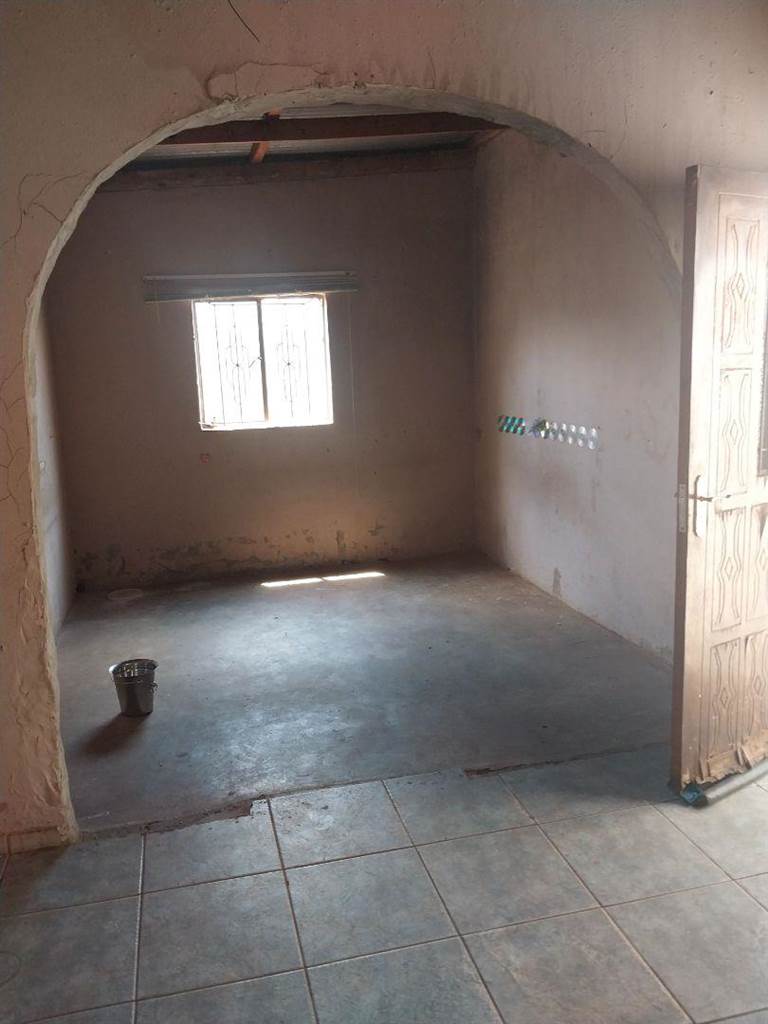 2 Bed House in Katlehong photo number 24