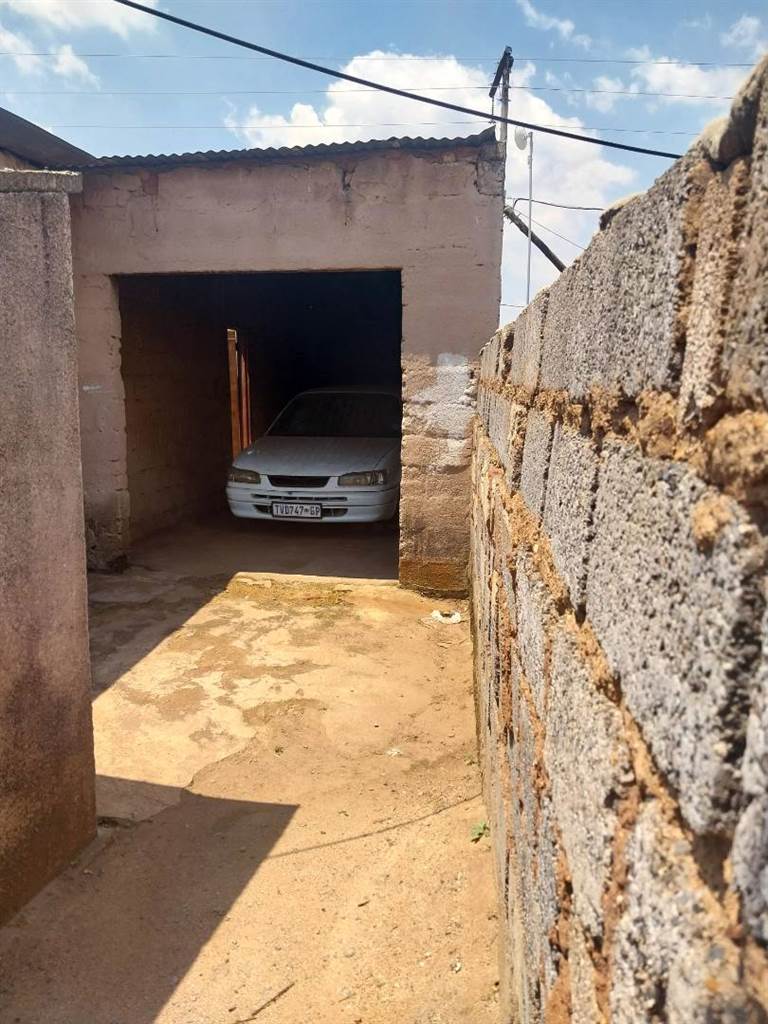 2 Bed House in Katlehong photo number 22