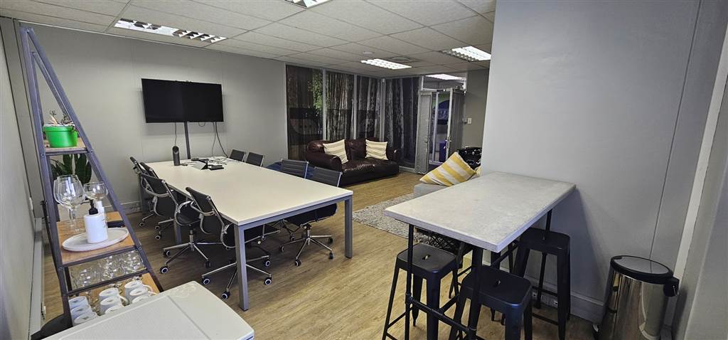 361  m² Office Space in Constantia photo number 27