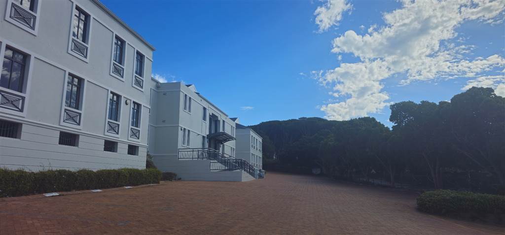 361  m² Office Space in Constantia photo number 11